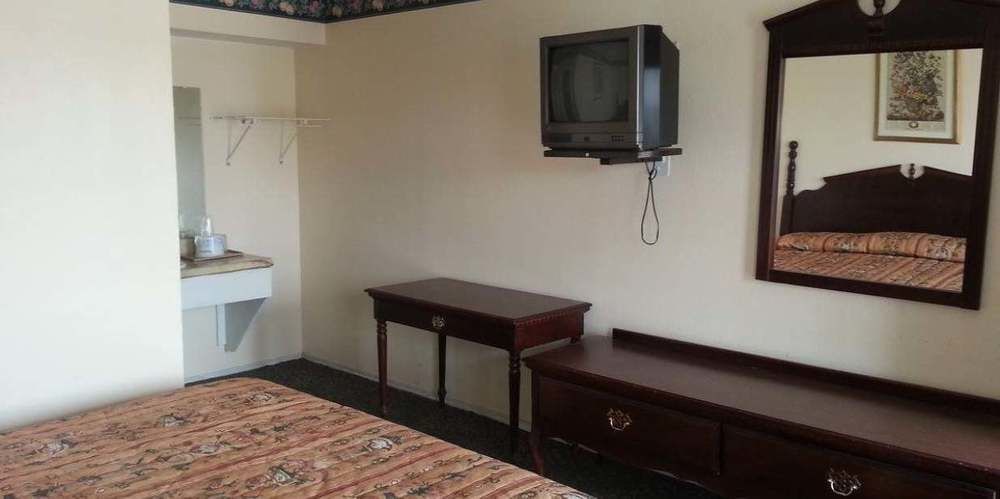 Budget Inn מוסקוגי מראה חיצוני תמונה