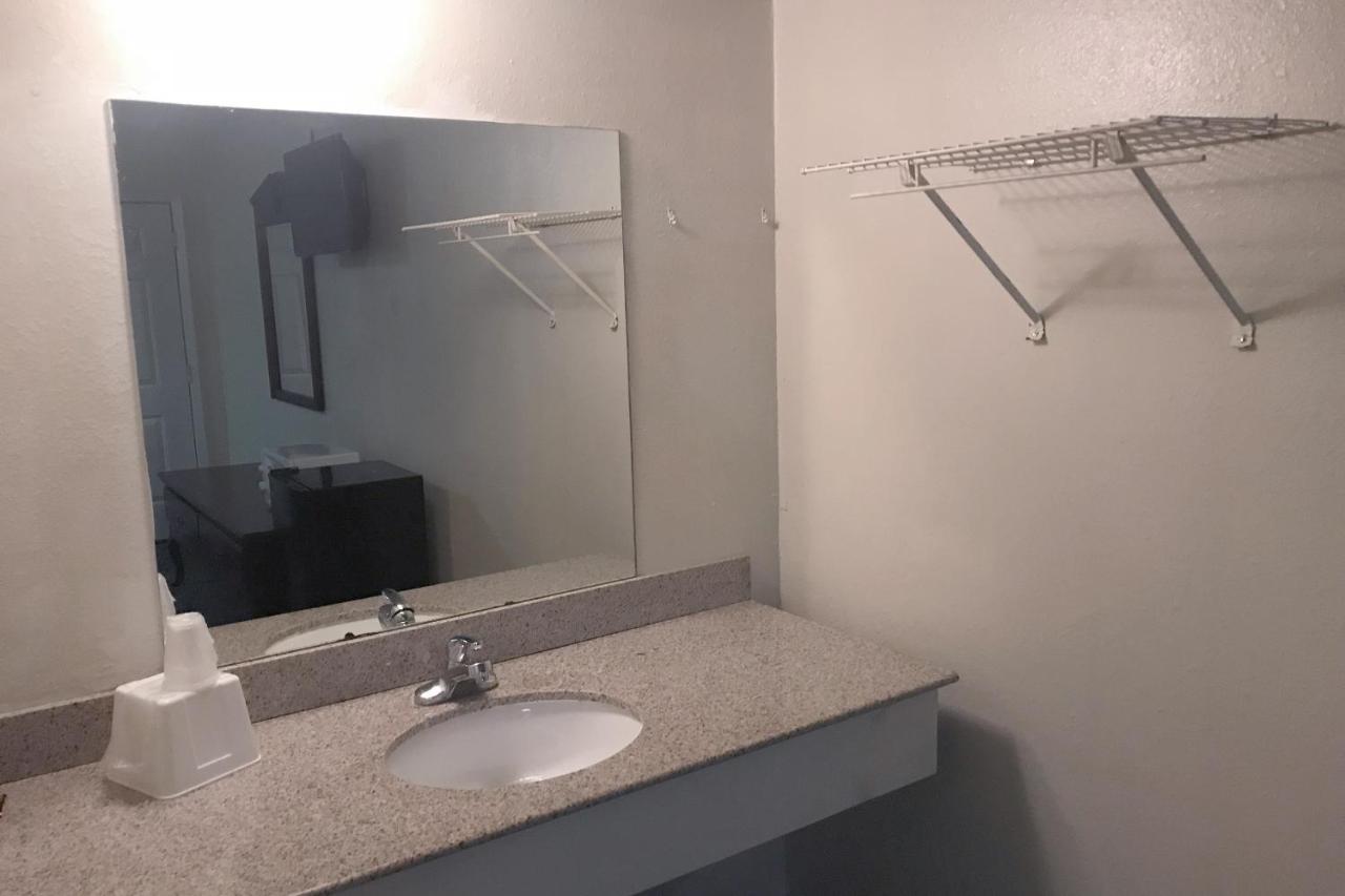 Budget Inn מוסקוגי מראה חיצוני תמונה