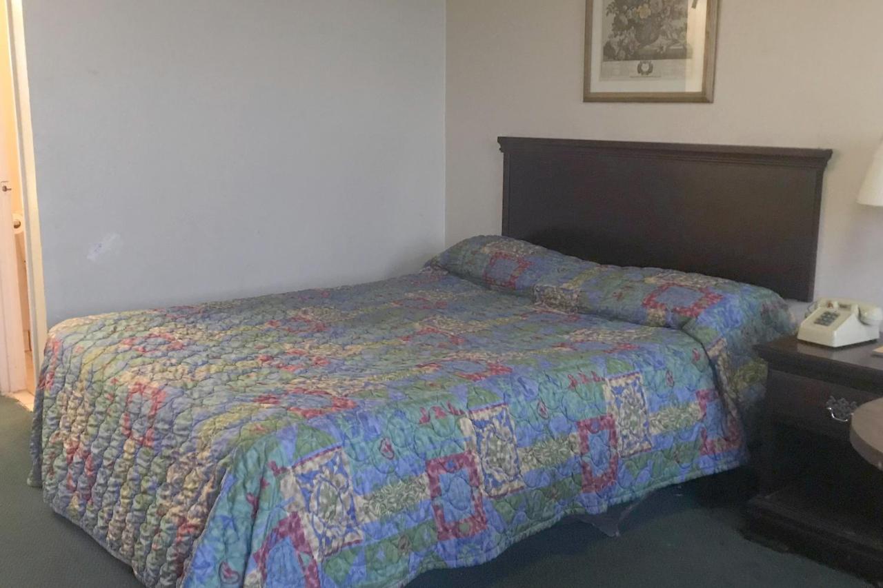 Budget Inn מוסקוגי מראה חיצוני תמונה