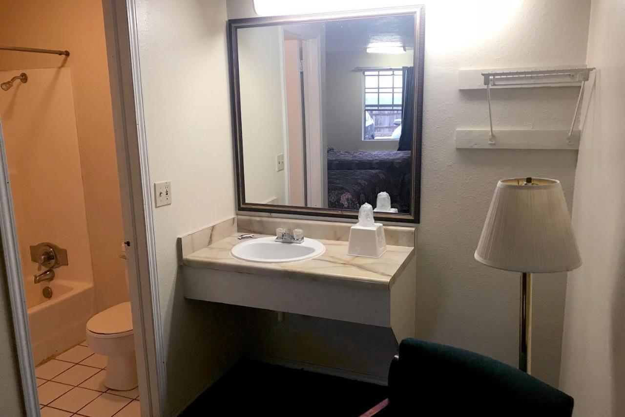 Budget Inn מוסקוגי מראה חיצוני תמונה
