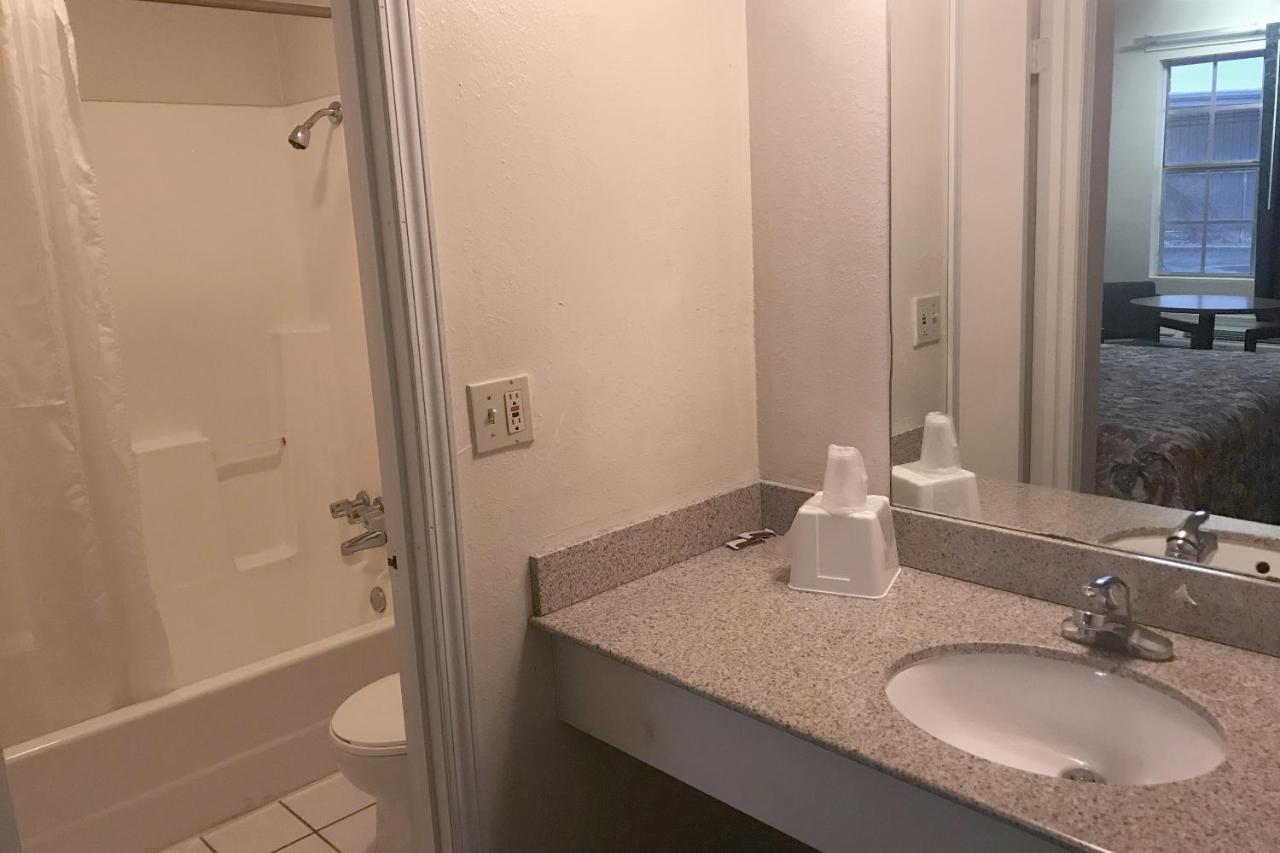 Budget Inn מוסקוגי מראה חיצוני תמונה