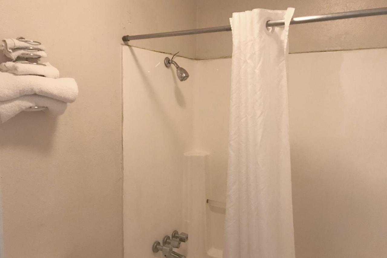 Budget Inn מוסקוגי מראה חיצוני תמונה